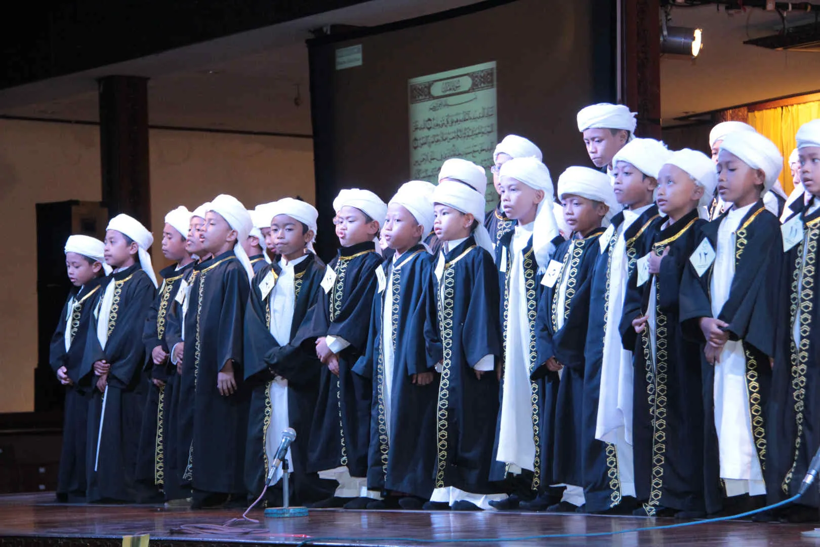 Sekolah-Dasar-SD-Tahfizh-Quran-Wisuda